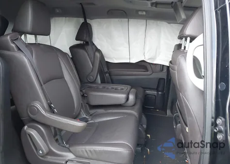 2018 Honda Odyssey Touring z USA, uszkodzony, nr VIN 5FNRL6H85JB000784
